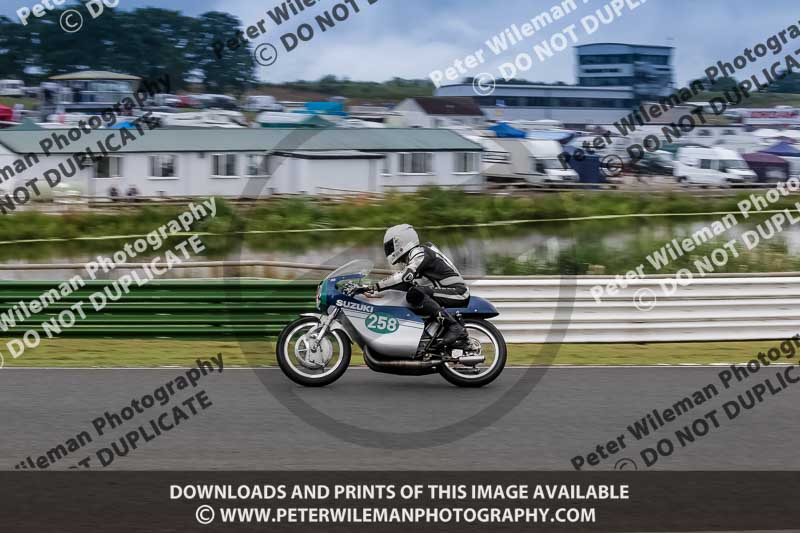 Vintage motorcycle club;eventdigitalimages;mallory park;mallory park trackday photographs;no limits trackdays;peter wileman photography;trackday digital images;trackday photos;vmcc festival 1000 bikes photographs